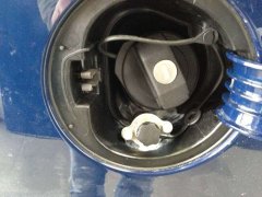 Autogas - Befüllanschluss Skoda Roomster 1.2 TSi 77 KW nach Zavoli Umrüstung